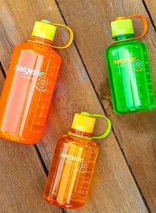 Butelka na wodę Nalgene Narrow Mouth Tritan Sustain 1 l - clear - Kuchnia turystyczne i akcesoria - miniaturka - grafika 2