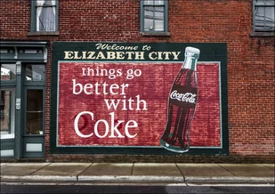 Coca-Cola mural that doubles as a welcome sign in Elizabeth City, North Carolina., Carol Highsmith - plakat 84,1x59,4 cm - Plakaty - miniaturka - grafika 1
