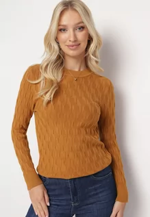 Swetry damskie - Brązowy Klasyczny Sweter z Tłoczonym Zdobieniem Nainea - grafika 1