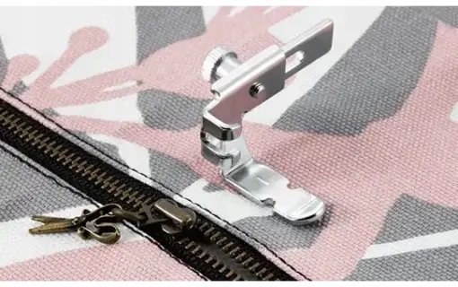 Regulowana stopka do wszywania zamków, wypustek Brother