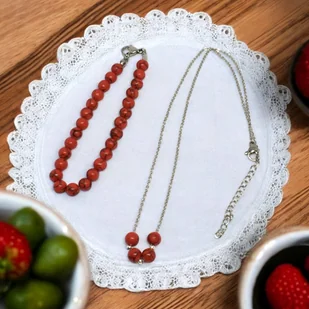 Zestaw biżuterii z czerwonego howlitu - naszyjnik i bransoletka ze stali - Zestawy biżuterii dla kobiet - miniaturka - grafika 1