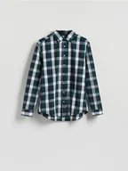 Koszule męskie - Reserved - Koszula regular fit w kratę - ciemnozielony - miniaturka - grafika 1