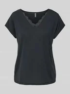 Koszulki i topy damskie - T-shirt o kroju regular fit z dekoltem w serek model ‘KAMALA’ - miniaturka - grafika 1