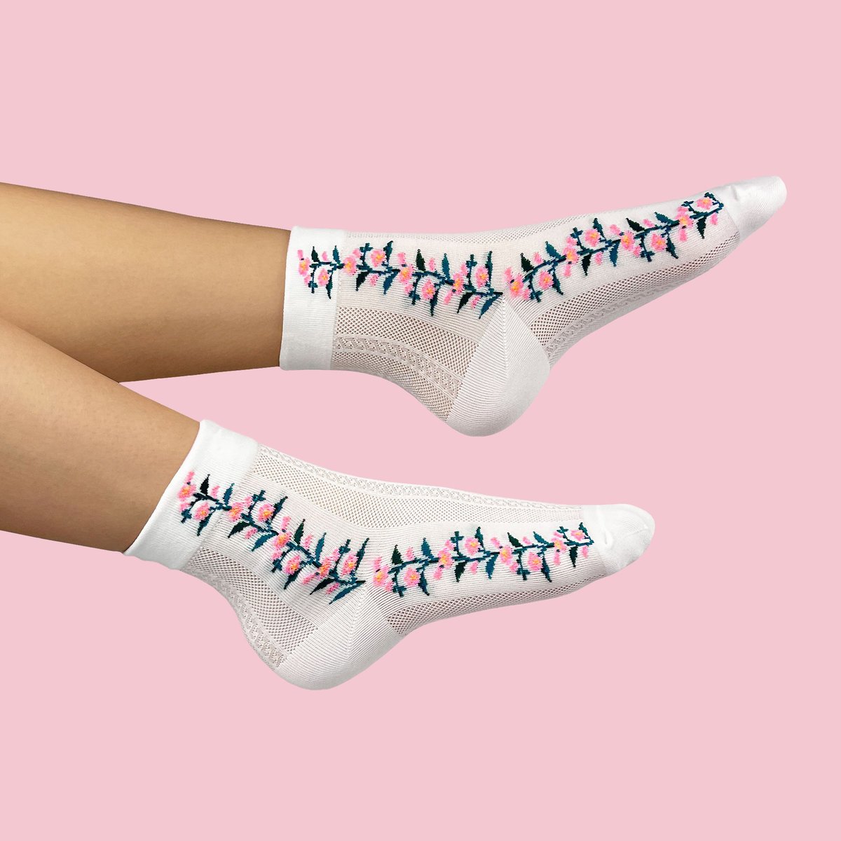 Skarpetki w kwiaty - Kwiaty polne białe Skarpetki damskie retro styl