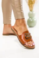 Klapki i japonki damskie - Brązowe klapki damskie na szerokim pasku złota ozdoba z cyrkoniami ozdobna podeszwa Casu 2407-5 - miniaturka - grafika 1