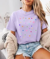 Koszulki i topy damskie - Fiołkowa koszulka w kolorowe kropki - miniaturka - grafika 1