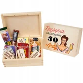 Zestawy upominkowe - Pudełko niezbędnik Urodzinowy 18 20 30 NADRUK - miniaturka - grafika 1