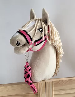 Zestaw do Hobby Horse: kantar A3 z czarnym futerkiem + uwiąz ze sznurka – czarno-ciemnoróżowy - Maskotki i pluszaki Zestaw do Hobby Horse: kantar A3 z czarnym futerkiem + uwiąz ze sznurka – czarno-ciemnoróżowy - Maskotki i pluszaki - miniaturka - grafika 1