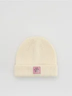 Buciki dla niemowląt - Reserved - Wełniana czapka z naszywką - złamana biel - miniaturka - grafika 1