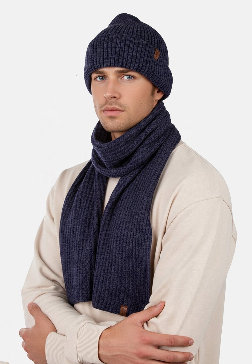 KOMPLET MĘSKI CZAPKA SZALIK ZIMOWY CIEPŁY MODNY Polskiej produkcji 24004 -012