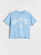 Koszulki dla dziewczynek - Reserved - Krótki t-shirt z nadrukiem - jasnoniebieski - miniaturka - grafika 1