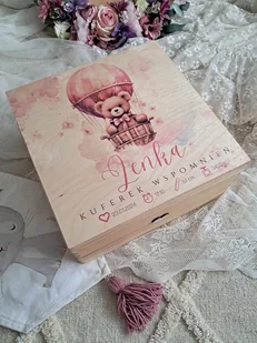 KUFEREK miś w baloniku pojemnik drewniany metryczka urodzenia - Pamiątka Chrztu Świętego - miniaturka - grafika 1