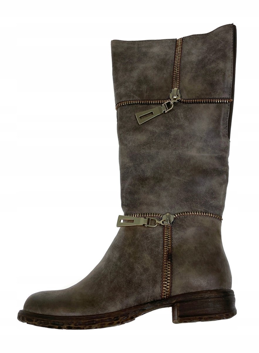 Brązowe kozaki płaskie TwoLips 36