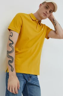 Koszulki męskie - Tom Tailor polo bawełniane kolor żółty gładki - grafika 1