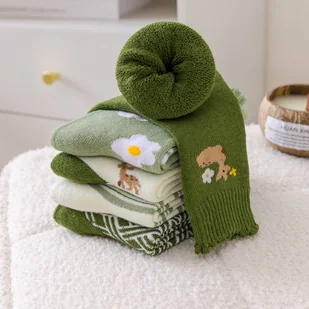 TEMU 5 Par Damskich Grubych Skarpet z Polarową Podszewką - Wzór Geometryczny, Różne Kolory (Zielony, Biały, Beżowy, Brązowy, Czarny) - Ciepłe Zimowe - Skarpetki damskie - miniaturka - grafika 1