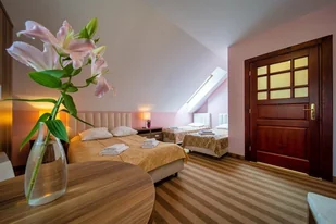Weekend z przyjaciółkami w Hotelu Modrzewiówka - Czasopisma - miniaturka - grafika 1