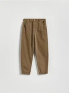 Spodnie i spodenki dla chłopców - Reserved - Bawełniane spodnie chino - beżowy - miniaturka - grafika 1