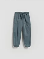 Spodnie i spodenki dla chłopców - Reserved - Bawełniane spodnie jogger - ciemny turkus - miniaturka - grafika 1