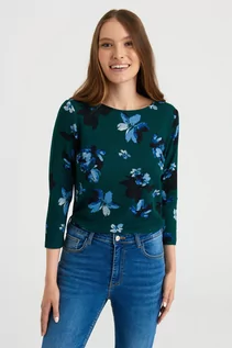 Swetry damskie - Ciemnozielony sweter z rękawami 3/4, nadruk w kwiaty - Greenpoint - grafika 1