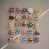 Smoczki uspokajające - Frigg Smoczek dla niemowlaka kauczukowy okrągły Rope French Gray 0+ - miniaturka - grafika 1