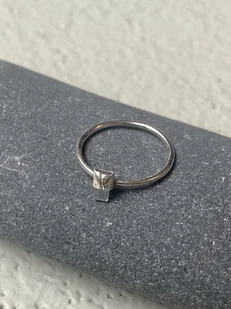 Pierścionek srebrny z błękitnym onyksem - Pierścionki - miniaturka - grafika 1