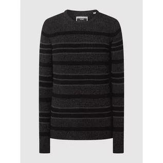 Swetry męskie - Sweter ze wzorem w paski model Oono - Jack & Jones - grafika 1
