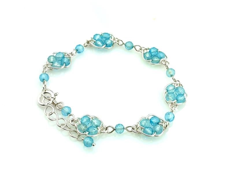 Błękitny topaz - bransoletka ze srebra, obwód od 17 do 20 cm, waga 8 gram, rękodzieło
