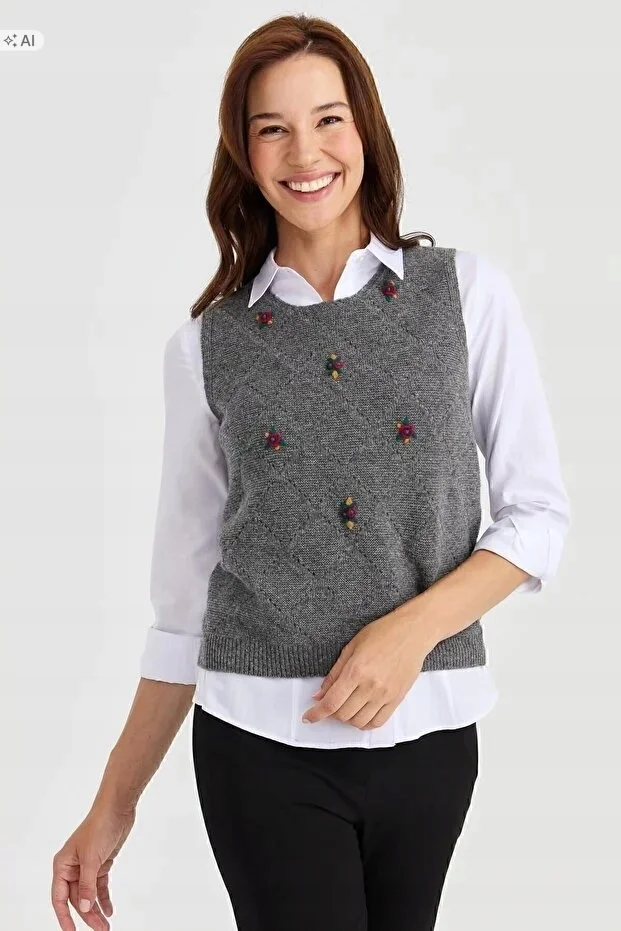 SWETER DAMSKI MELANŻOWY Z AŻUROWYMI KWIATOWYMI APLIKACJAMI XL 5IA