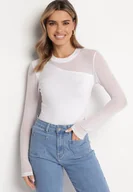 Bluzki damskie - Biała Wiskozowa Bluzka z Asymetrycznym Dekoltem i Siateczką Layera - miniaturka - grafika 1