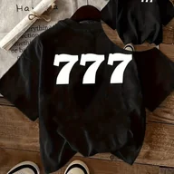 Bluzki damskie - TEMU Damska koszulka z okrągłym dekoltem i śmiałym nadrukiem „777” - stylowa koszulka z krótkim rękawem na wiosnę i , czarna koszulka z poliestru, - miniaturka - grafika 1