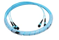 Kable światłowodowe - BKT-ELEKTRONIK Patchcord BKT 12F MPO żeński MPO żeński OM3 Typ B Low Loss 2m LSOH kabel okrągły 3 mm do połączenia bezpośredniego wkładek QSFP+ 40Gbit 115X3OOB.2LL - miniaturka - grafika 1