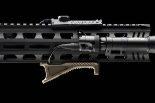 Strike Industries - Chwyt przedni LINK Cobra - M-LOK / KeyMod - FDE - SI-AR-CMS-CFG-FDE - Osprzęt do wiatrówek - miniaturka - grafika 3