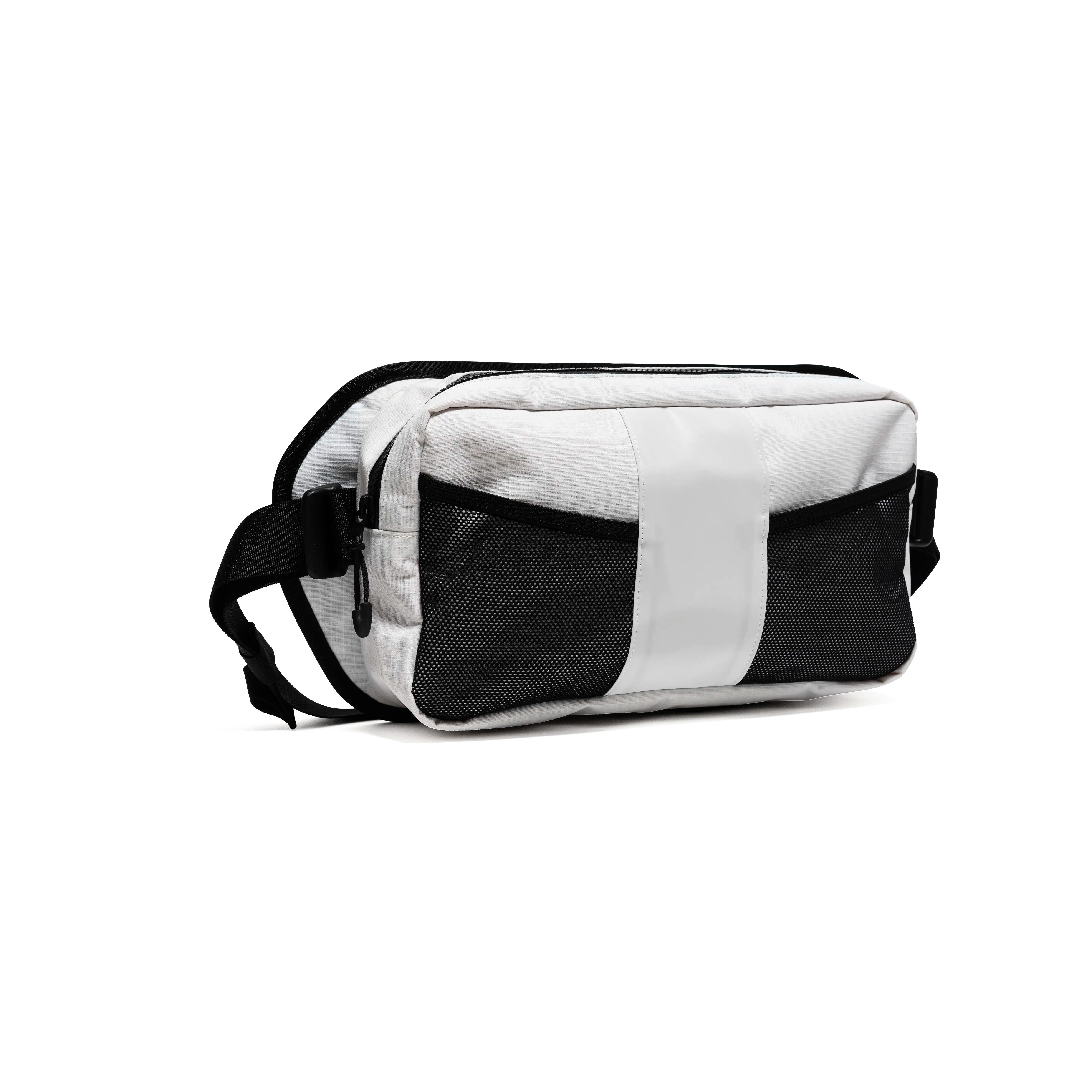 Nerka Capsuled Hip Bag cloud dancer 4L