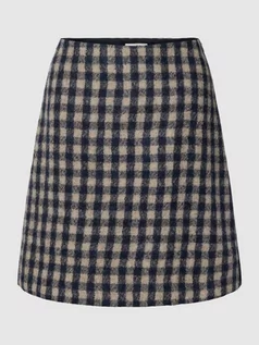 Spódnice - Spódnica mini z wiskozy ze wzorem w kratę - grafika 1