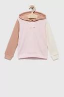 Bluzy dla dziewczynek - Guess bluza bawełniana dziecięca kolor różowy z kapturem wzorzysta - miniaturka - grafika 1