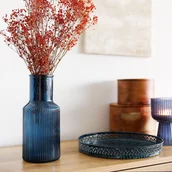 Wazony i flakony - Wazon TOLLE szklany prążkowany granatowy 10x22 cm HOMLA - miniaturka - grafika 1