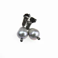 Kolczyki - Lawa mała - kolczyki srebrne z perłą - miniaturka - grafika 1