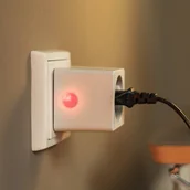 Systemy inteligentnych domów - Hama gniazdo WLAN, sterowanie aplikacją, 3 680 W - miniaturka - grafika 1