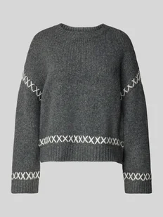 Sweter z dzianiny o kroju regular fit z prążkowanymi wykończeniami model ‘AMANDA’ - Swetry damskie - miniaturka - grafika 1