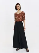 Spodnie damskie - Komfortowe spodnie z szeroką nogawką w kolorze czarnym - miniaturka - grafika 1