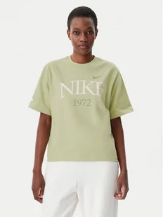 Nike T-Shirt FQ6600 Zielony Loose Fit - Koszulki i topy damskie - miniaturka - grafika 1