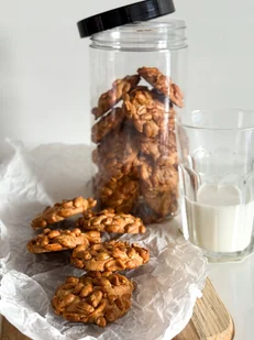 Ciastka z orzechami w pudełku, 500g - Ciastka - miniaturka - grafika 1