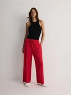 Spodnie damskie - Reserved - Szerokie spodnie z wiskozy - czerwony - miniaturka - grafika 1