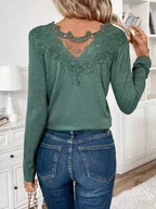 Bluzki damskie - Damska bluzka z długim rękawem i koronką - Zielony - miniaturka - grafika 1