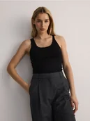 Koszulki i topy damskie - Reserved - Bawełniany top z koronką - czarny - miniaturka - grafika 1