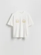 Koszulki i topy damskie - Reserved - T-shirt z ozdobną aplikacją - złamana biel - miniaturka - grafika 1