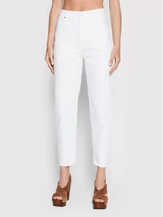 Spodnie damskie - Calvin Klein Jeansy K20K203762 Biały Mom Fit - grafika 1
