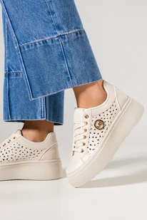 Beżowe sneakersy damskie na platformie ażurowa cholewka złota ozdoba sznurowane Carla LH201-8 - Półbuty damskie - miniaturka - grafika 1
