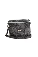 Torebki damskie - Czarna skórzana listonoszka biodrówka kwiaty - miniaturka - grafika 1