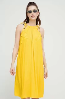 Sukienki - Tommy Hilfiger sukienka plażowa kolor żółty - grafika 1